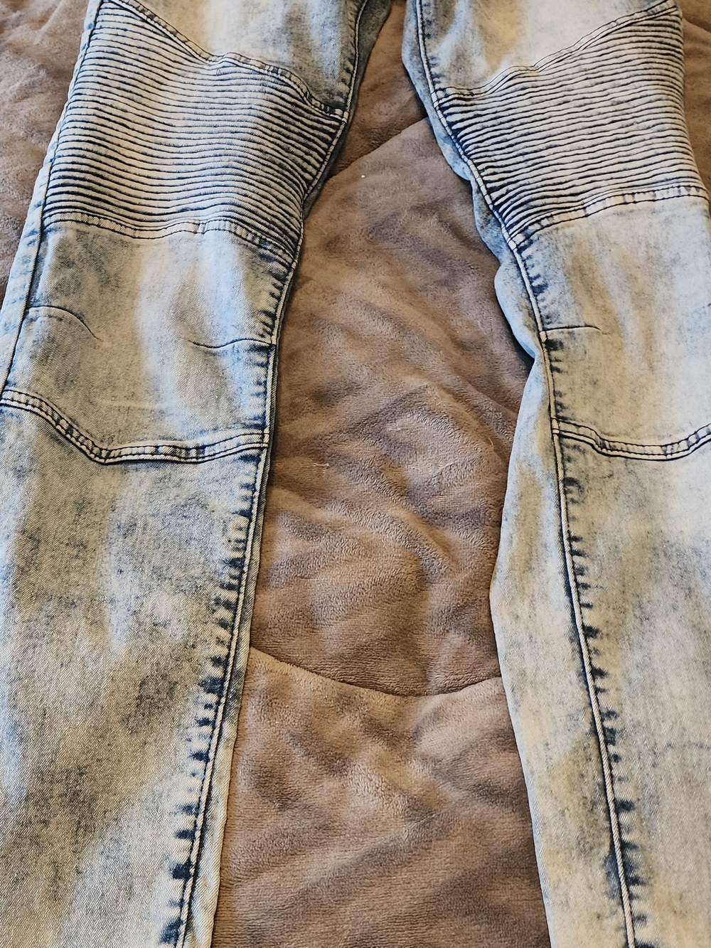 Slim Fit Light Wash Ribbed Knee Jeans for Men